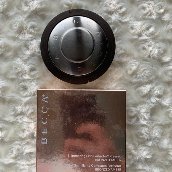 New Becca Bronzed Amber Shimmering Skin Perfector Pressed - Picture 3 of 4